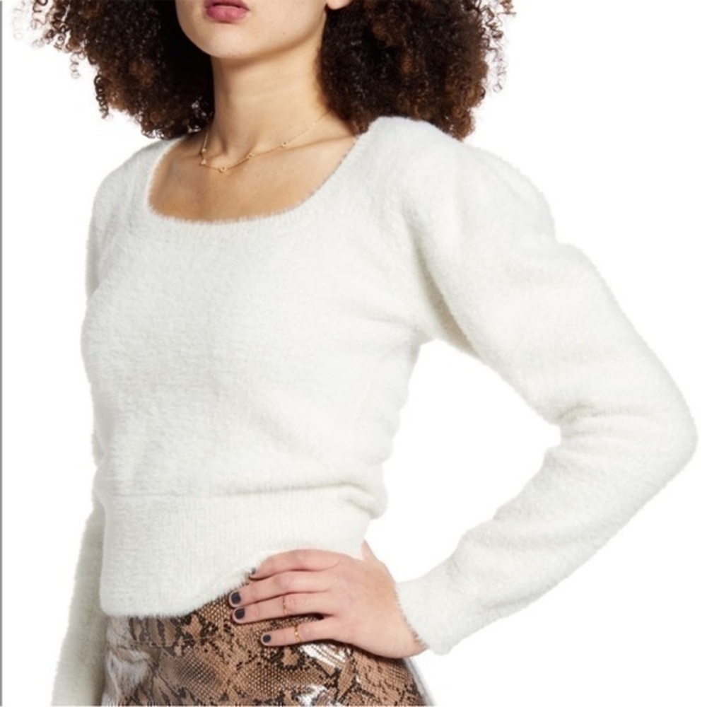 Astr the Label fuzzy cropped sweater SIZE MEDIUM